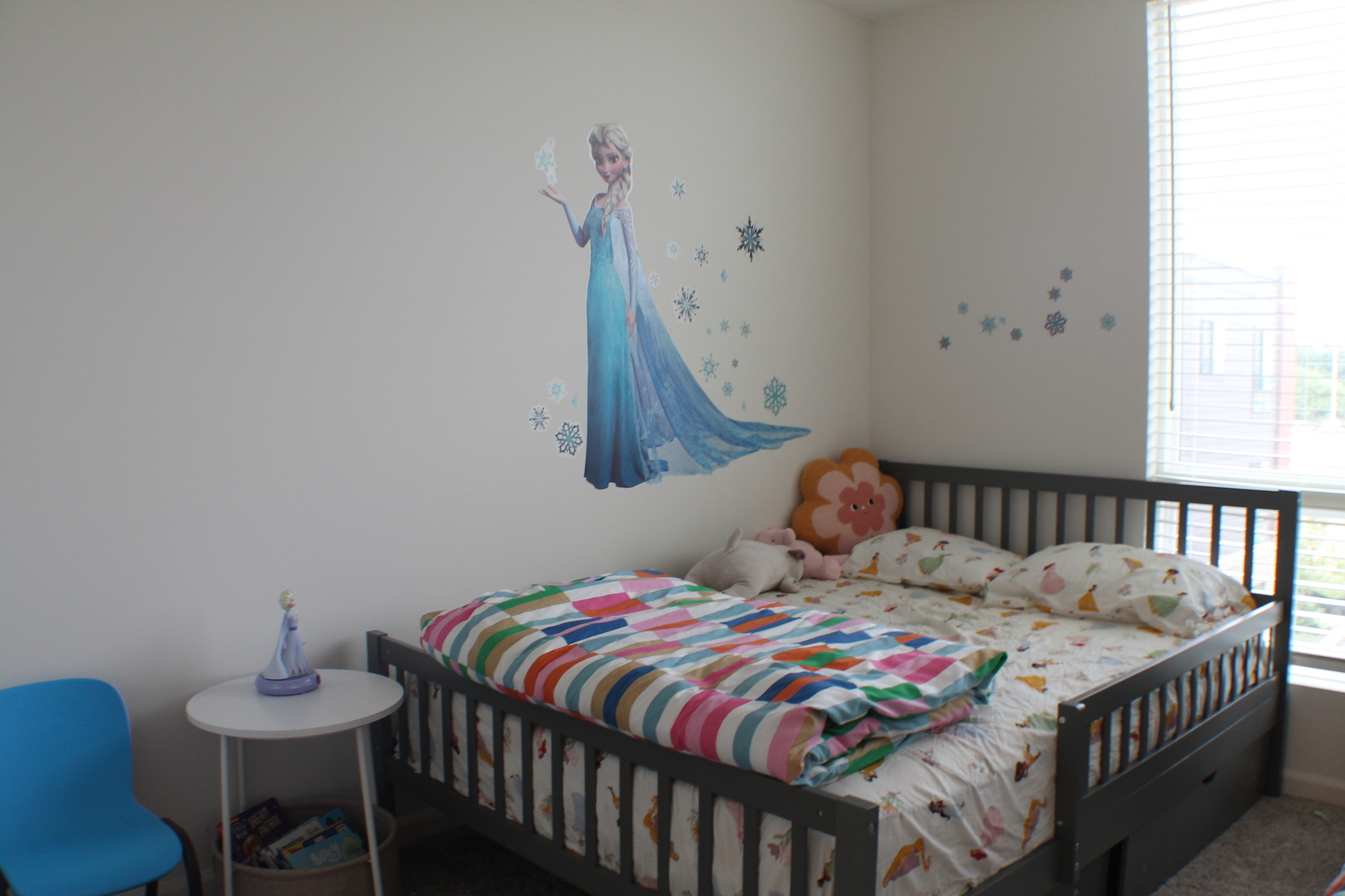 2323 Prestige Place, Unit 1 Schaumburg, IL 60173 - Photo 13 of 17 a bedroom with a bed and a table