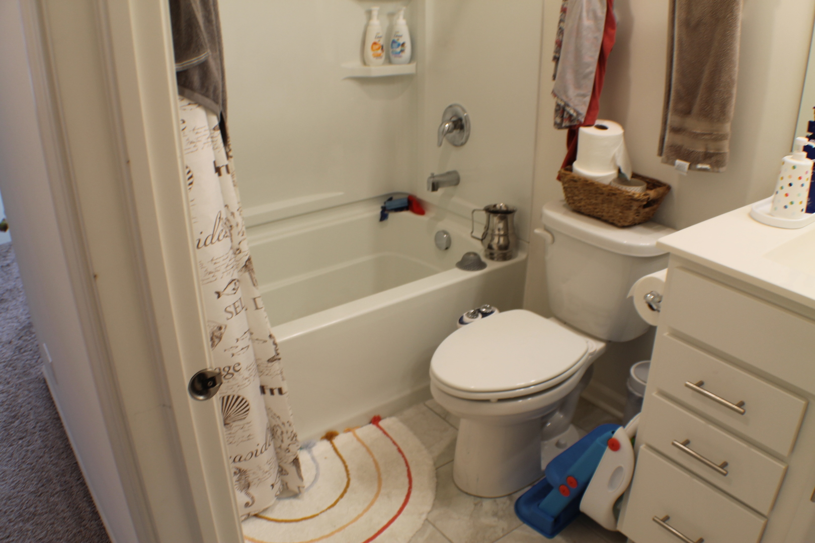 2323 Prestige Place, Unit 1 Schaumburg, IL 60173 - Photo 15 of 17 a bathroom with a sink toilet and shower