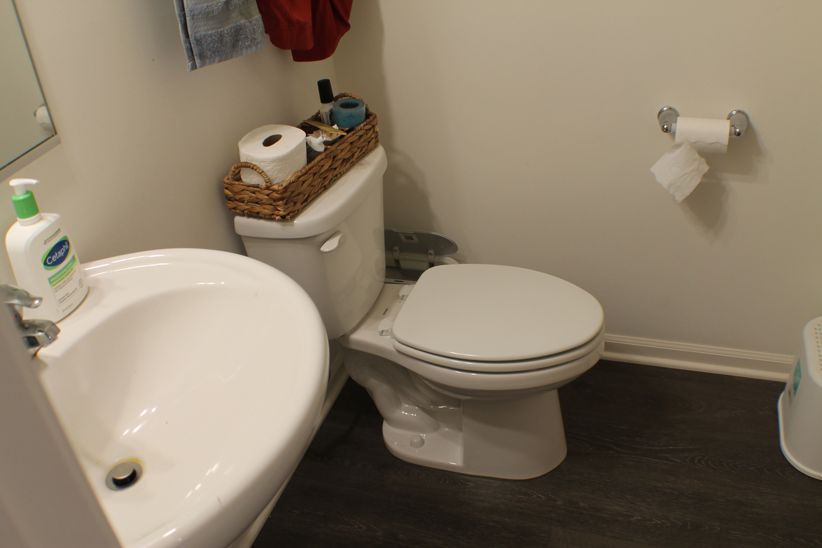 2323 Prestige Place, Unit 1 Schaumburg, IL 60173 - Photo 6 of 17 a bathroom with a toilet and a sink