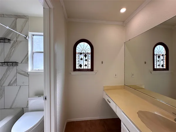 $2,250 | 2711 Wilcrest Drive, Austin, TX 78748