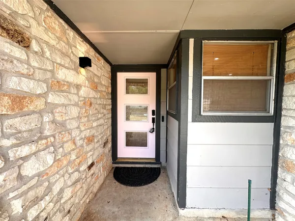 $2,250 | 2711 Wilcrest Drive, Austin, TX 78748