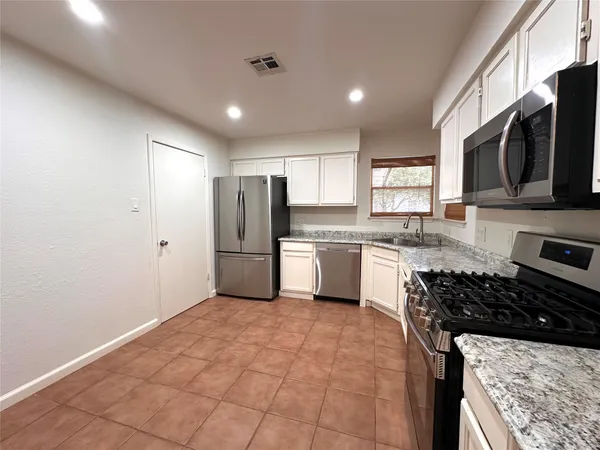 $2,250 | 2711 Wilcrest Drive, Austin, TX 78748