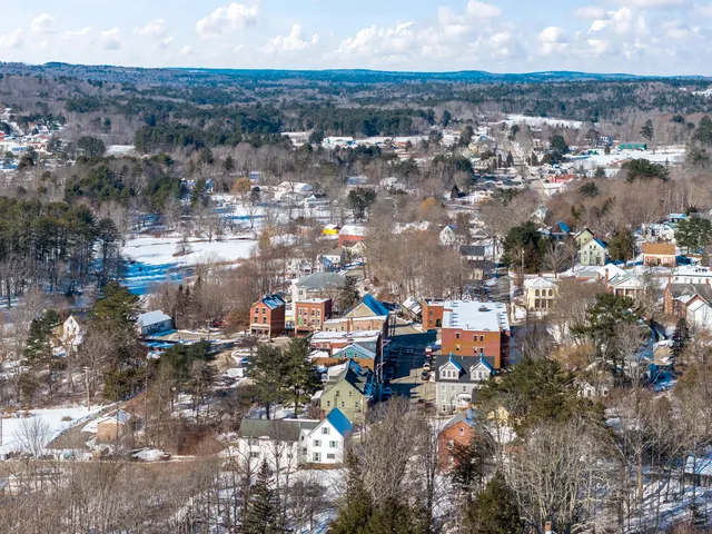 $169,000 | 258 Jefferson Street, Waldoboro, ME 04572