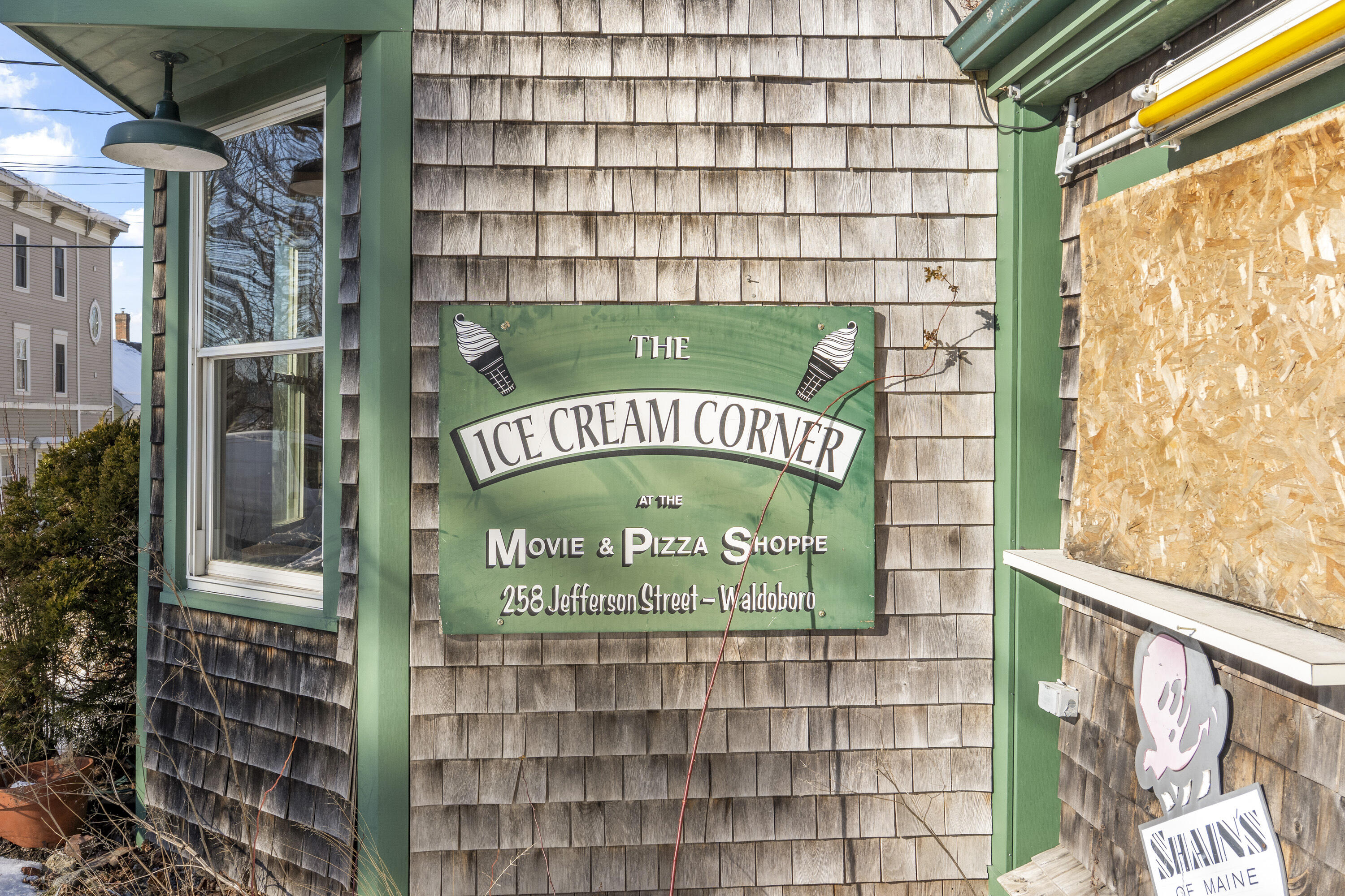 258 Jefferson Street Waldoboro, ME 04572 - Photo 7 of 46 258 Jefferson St_0106