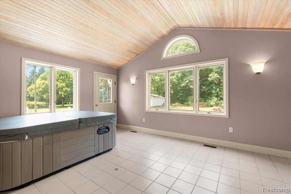 14600 Darling Road Milan, MI 48160 - Photo 20 of 43