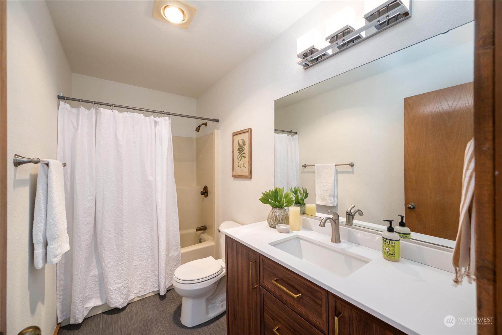 2377 North Shore Road Bellingham, WA 98226 - Photo 17 of 24 Gallery Image 17