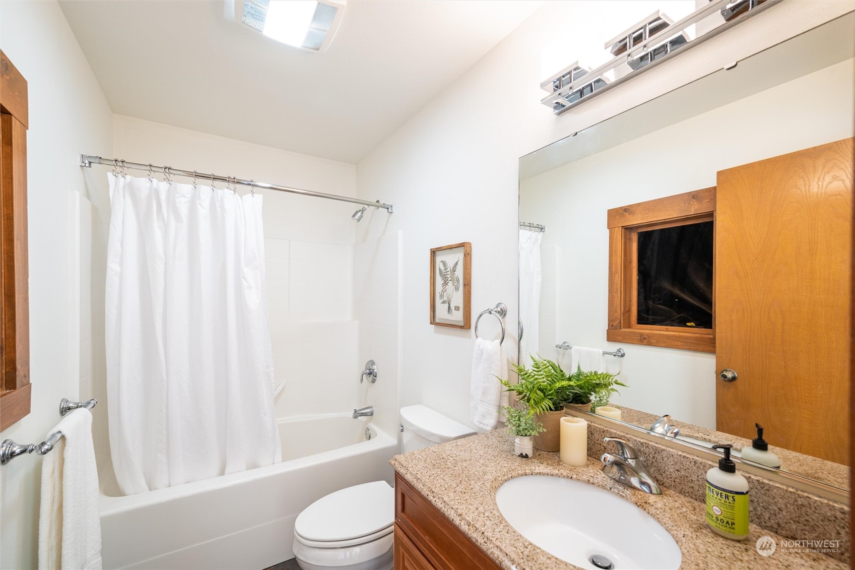 2377 North Shore Road Bellingham, WA 98226 - Photo 21 of 24 Gallery Image 21