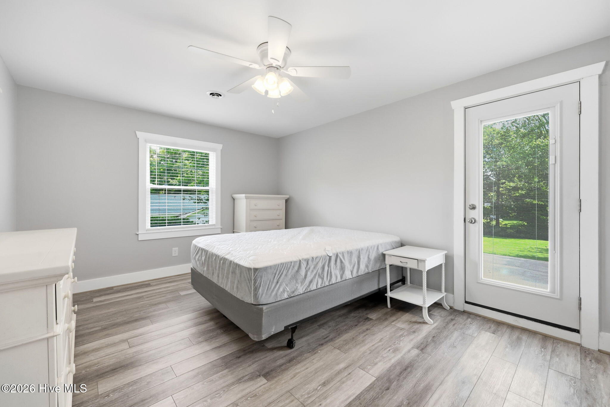 700 Robin Road Morehead City, NC 28557 - Photo 23 of 41 Princial bedroom