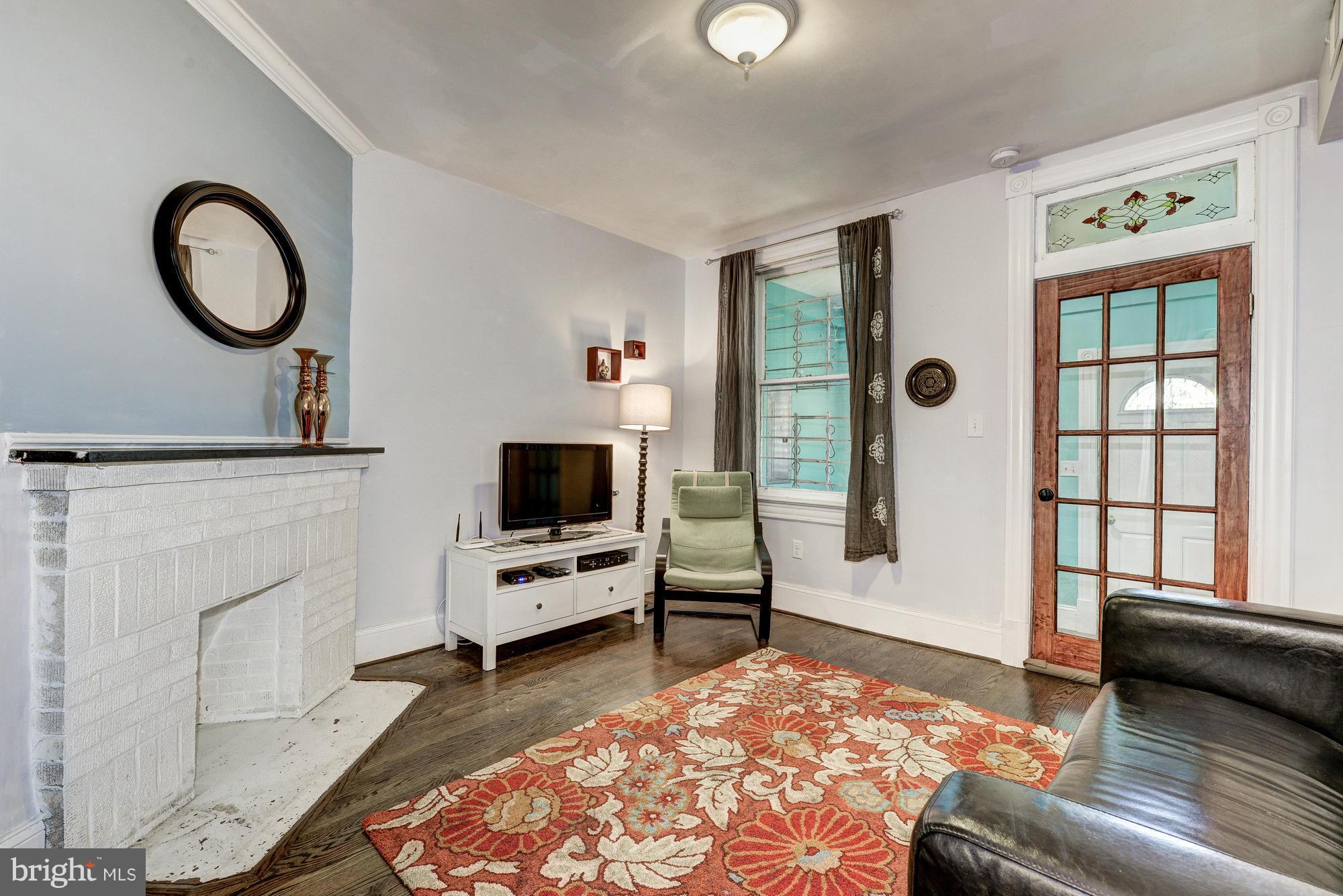 1617 A Street Southeast Washington, DC 20003 - Photo 3 of 17 Living Room