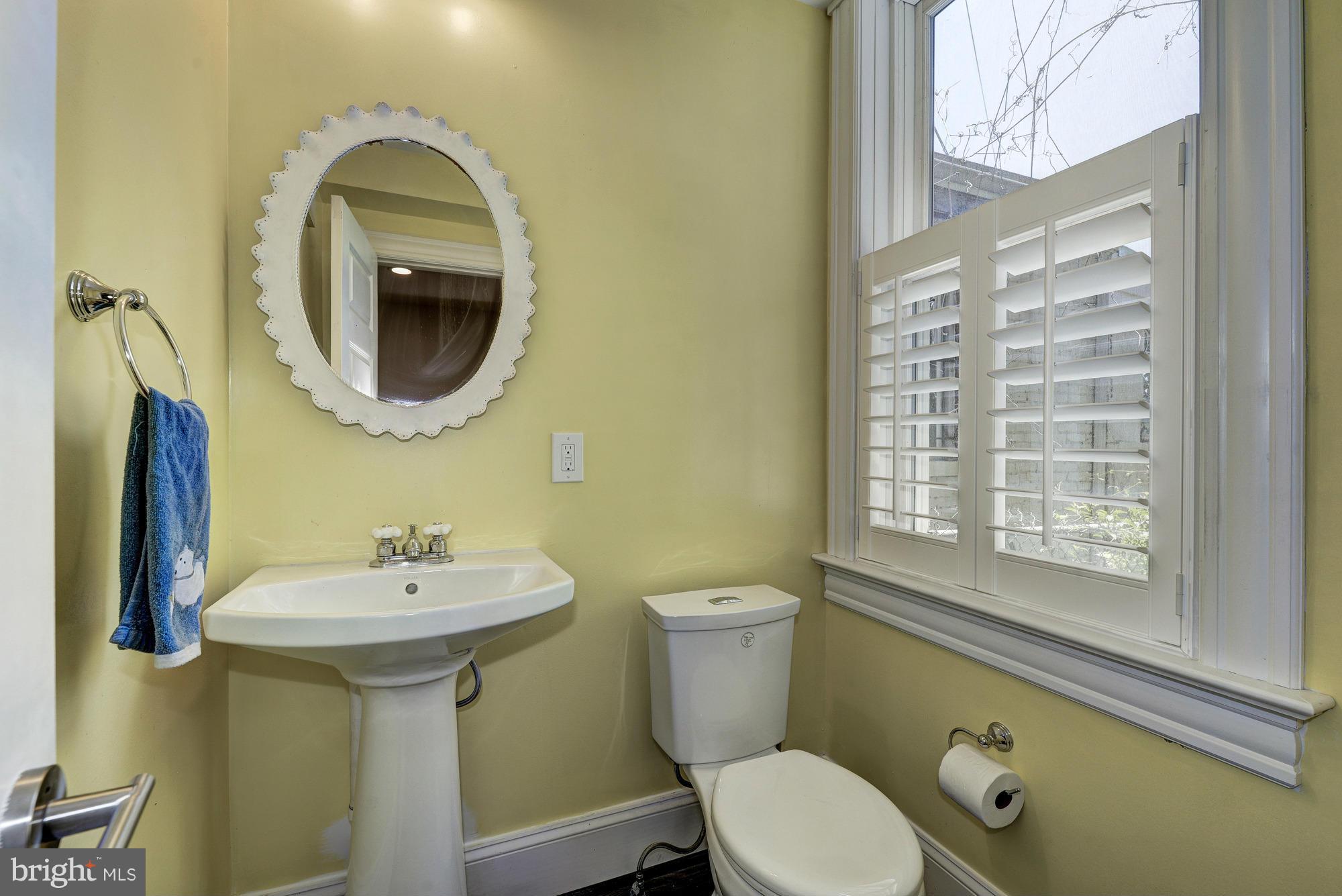 1617 A Street Southeast Washington, DC 20003 - Photo 9 of 17 Bath
