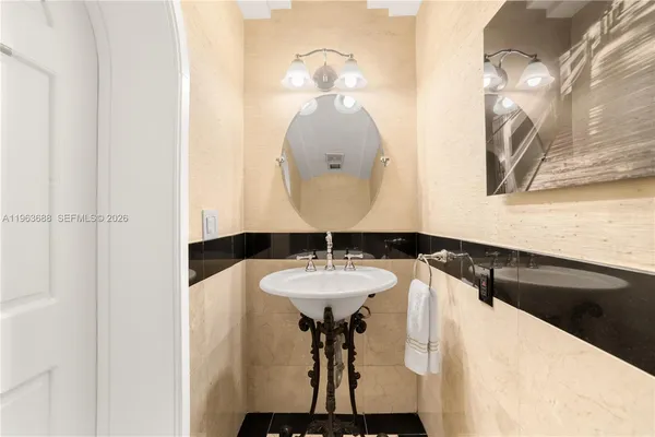 $8,999,999 | 744 Lakeview Drive, Miami Beach, FL 33140