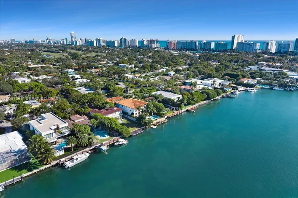 $8,999,999 | 744 Lakeview Drive, Miami Beach, FL 33140