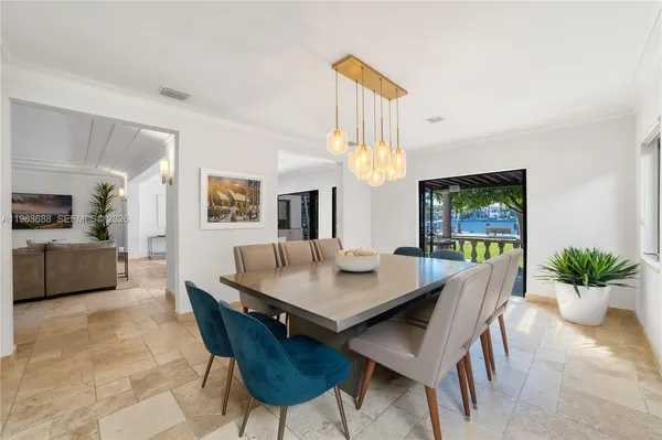 $8,999,999 | 744 Lakeview Drive, Miami Beach, FL 33140