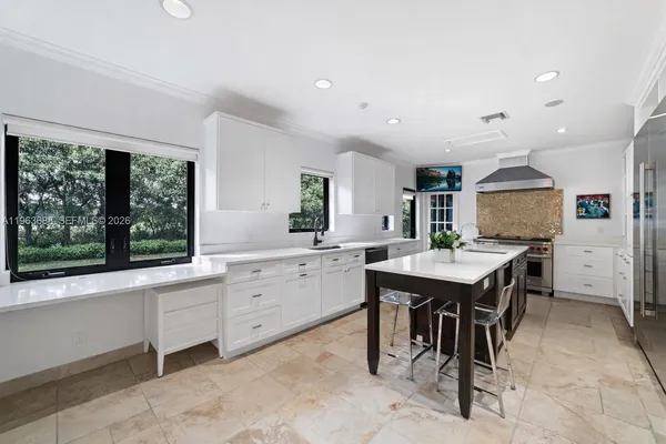 $8,999,999 | 744 Lakeview Drive, Miami Beach, FL 33140