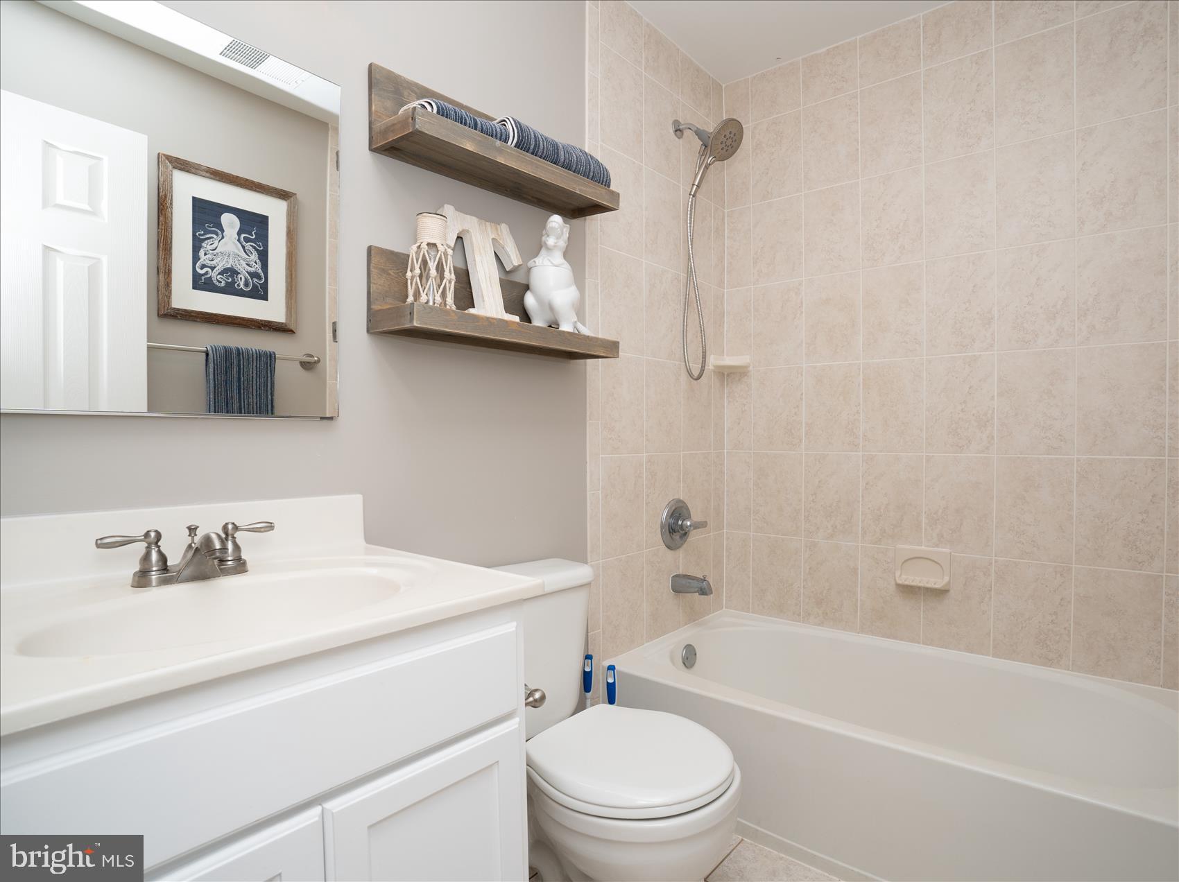 851 Shore Acres Road Arnold, MD 21012 - Photo 21 of 48 Upper level hallway bathroom