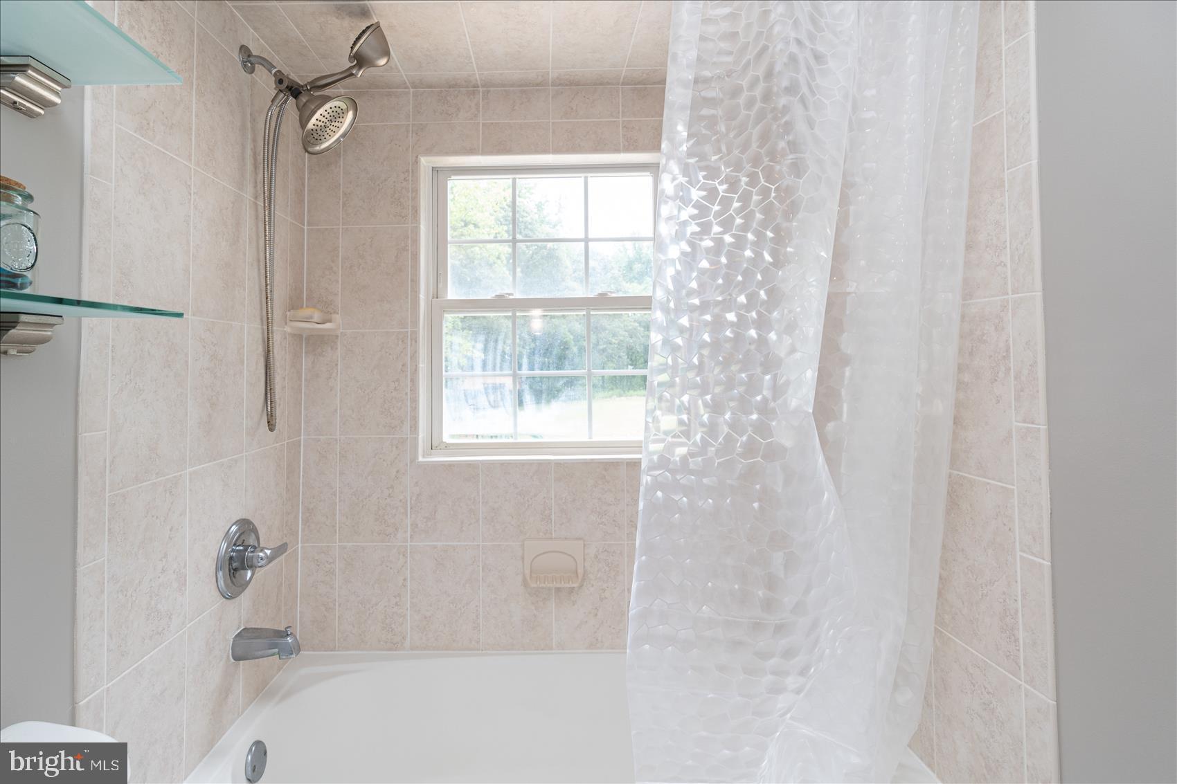 851 Shore Acres Road Arnold, MD 21012 - Photo 25 of 48 Primary bathroom