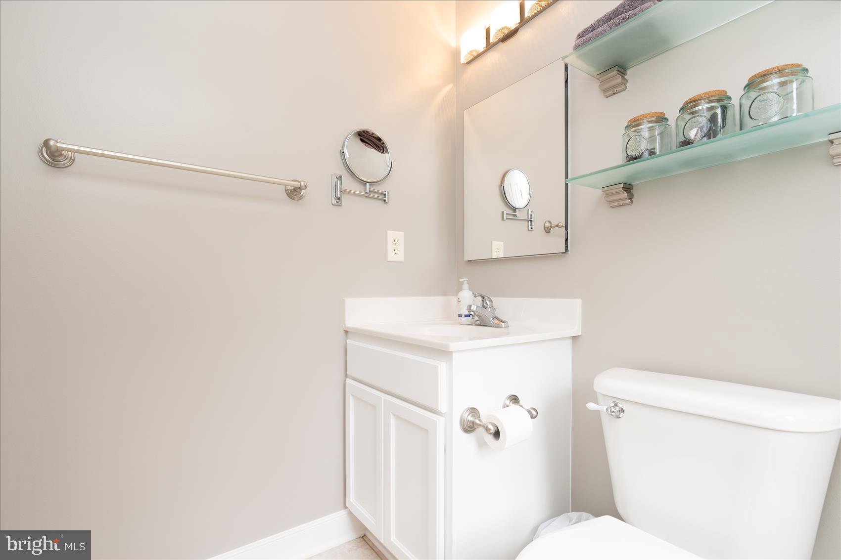 851 Shore Acres Road Arnold, MD 21012 - Photo 26 of 48 Primary bathroom