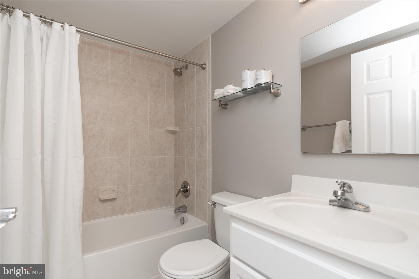 851 Shore Acres Road Arnold, MD 21012 - Photo 36 of 48 Lower level hallway bathrom