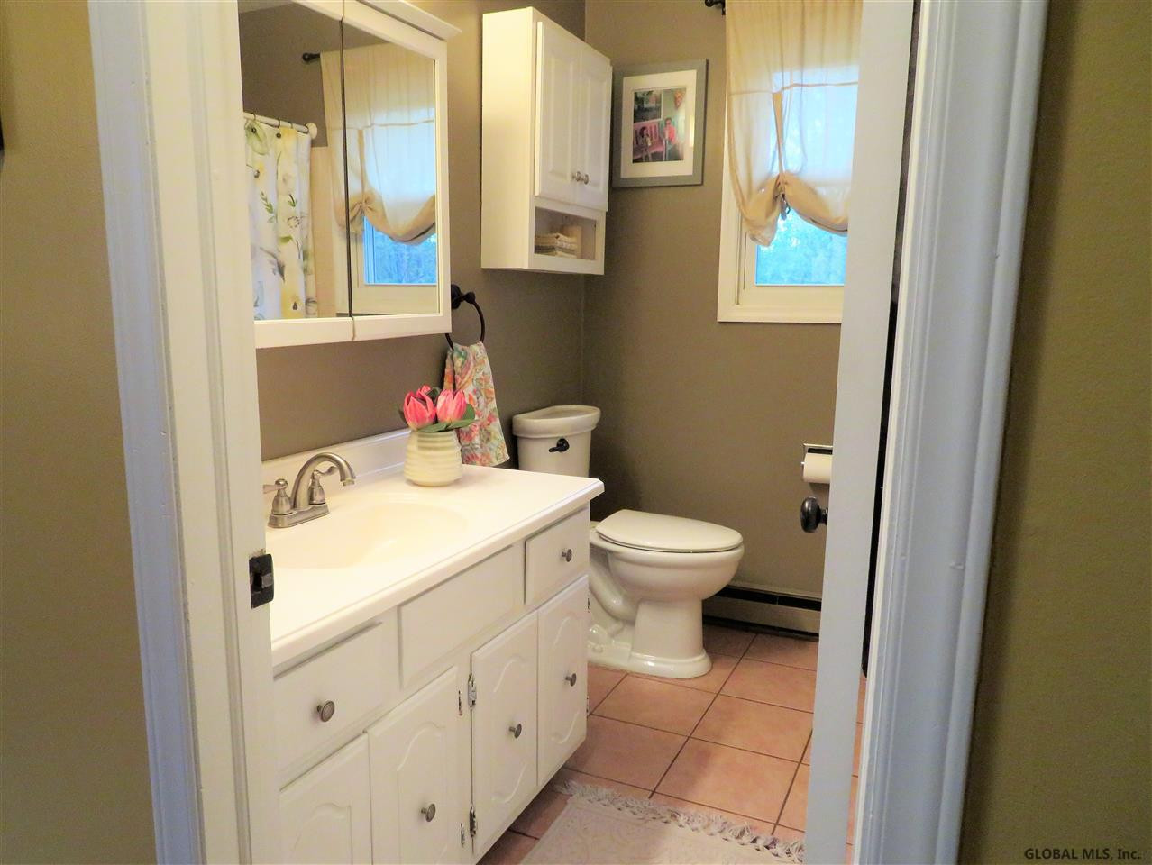 25 Abby Road Colonie, NY 12110 - Photo 12 of 23 Photo 12
