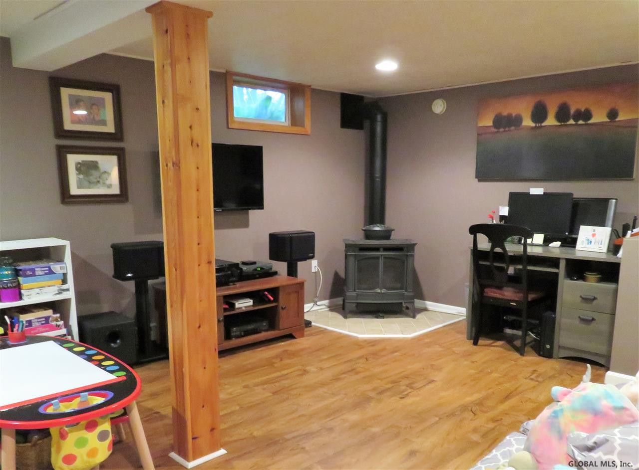 25 Abby Road Colonie, NY 12110 - Photo 15 of 23 Photo 15
