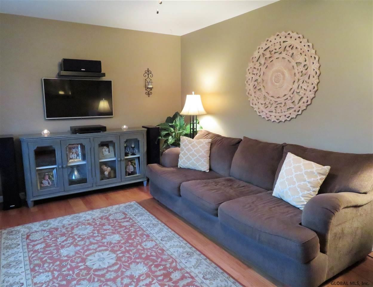 25 Abby Road Colonie, NY 12110 - Photo 3 of 23 Photo 3