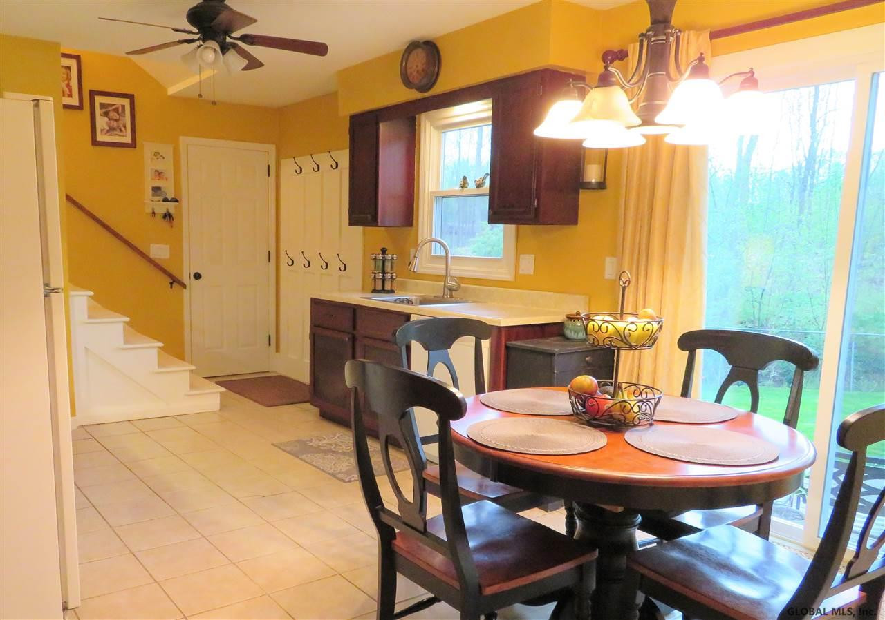25 Abby Road Colonie, NY 12110 - Photo 7 of 23 Photo 7