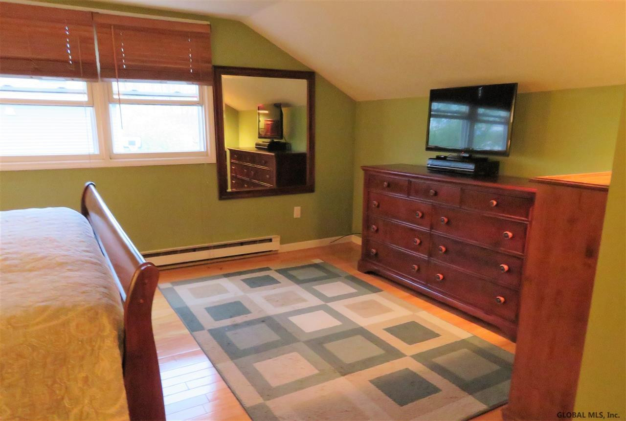 25 Abby Road Colonie, NY 12110 - Photo 9 of 23 Photo 9