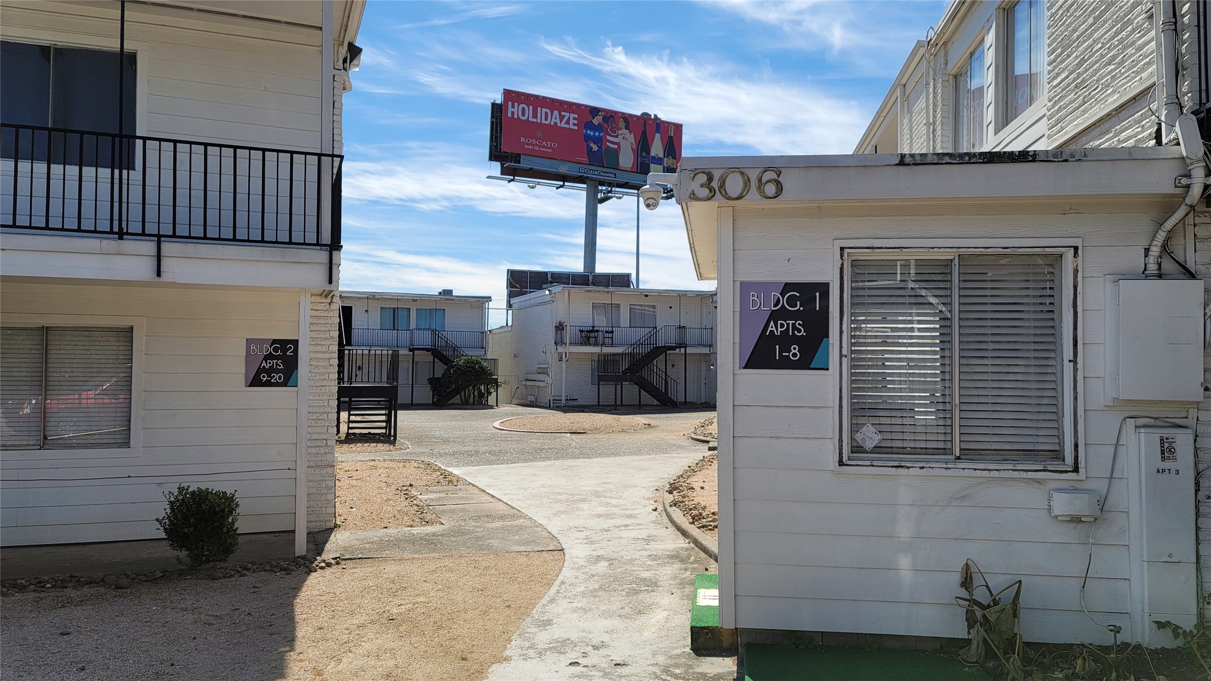 306 North Street, Unit 14 Houston, TX 77009 - Photo 11 of 17 a view of a brick house with many windows