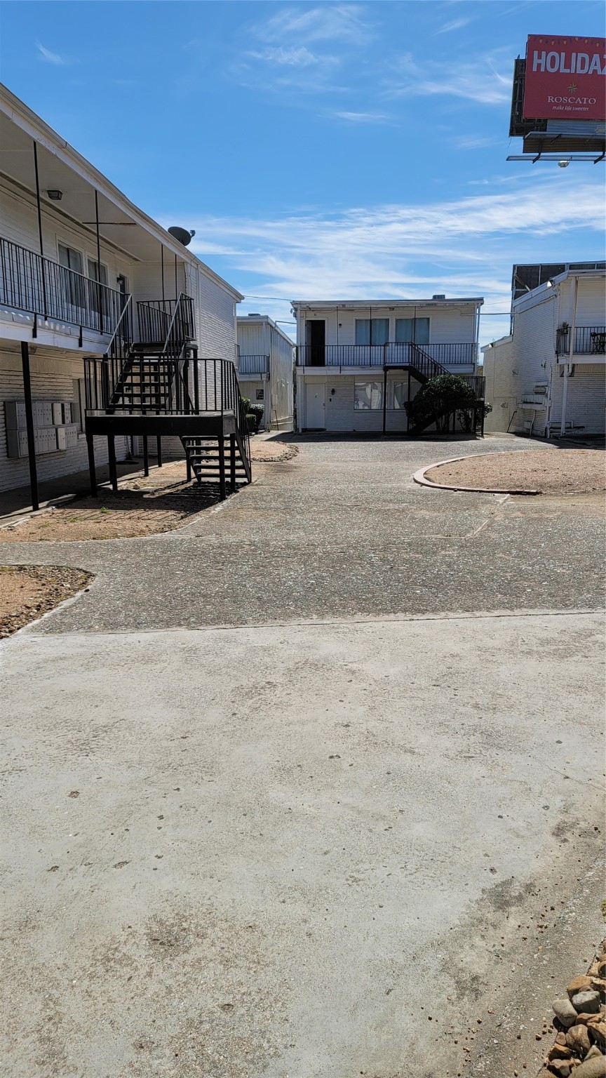 306 North Street, Unit 14 Houston, TX 77009 - Photo 12 of 17 a view of a backyard