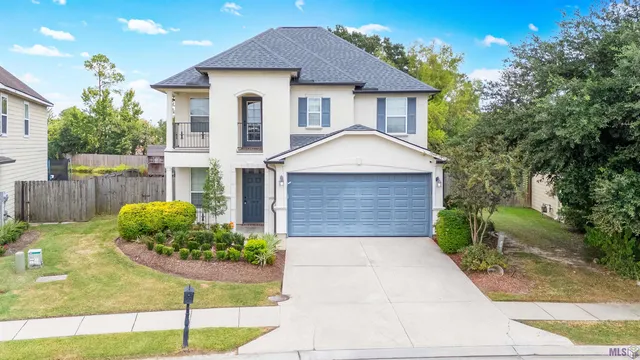 $2,400 | 13819 Stone Gate Drive, Baton Rouge, LA 70816