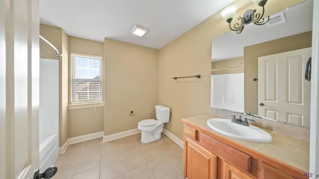 $2,400 | 13819 Stone Gate Drive, Baton Rouge, LA 70816