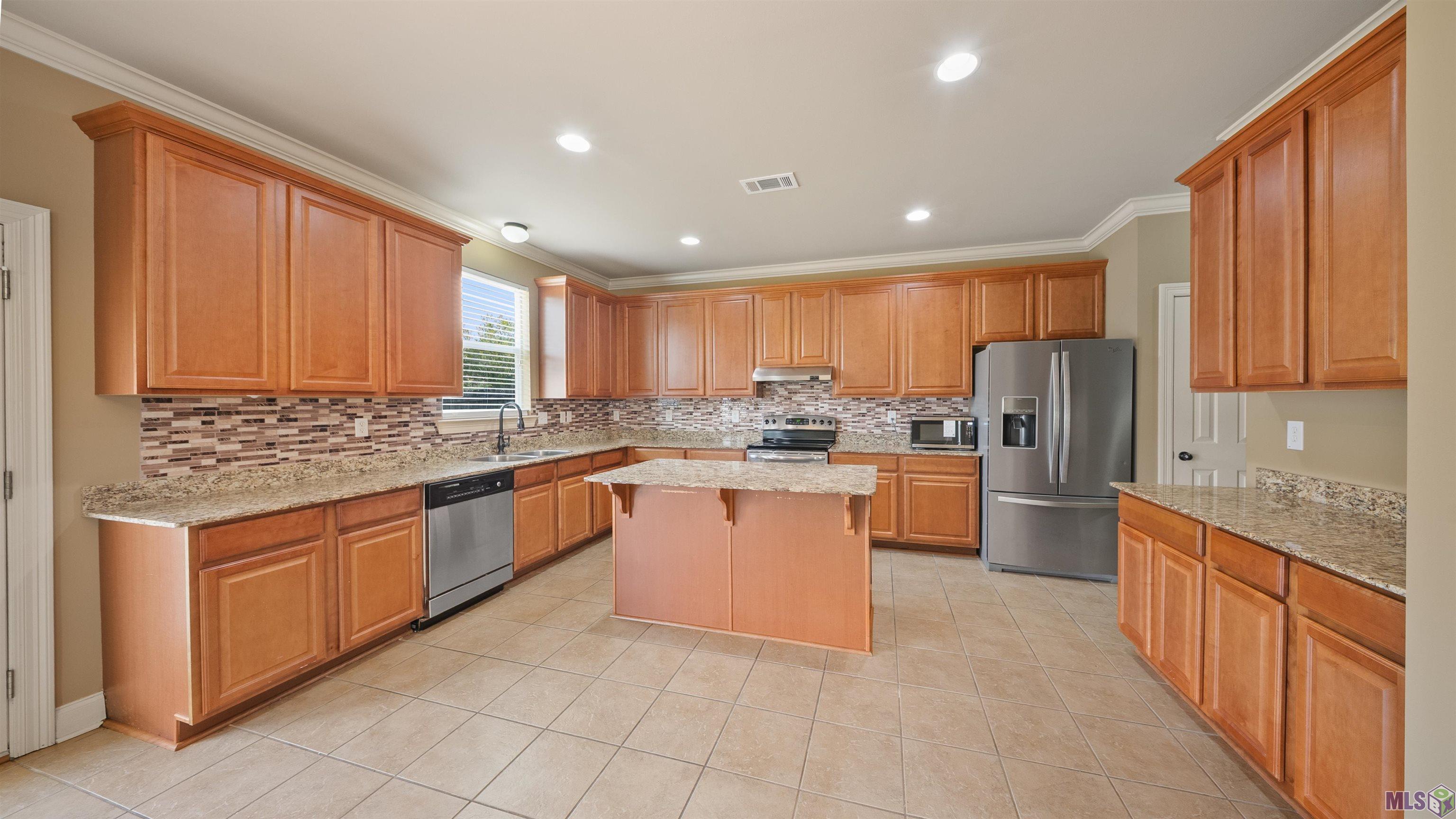 13819 Stone Gate Drive Baton Rouge, LA 70816 - Photo 2 of 12