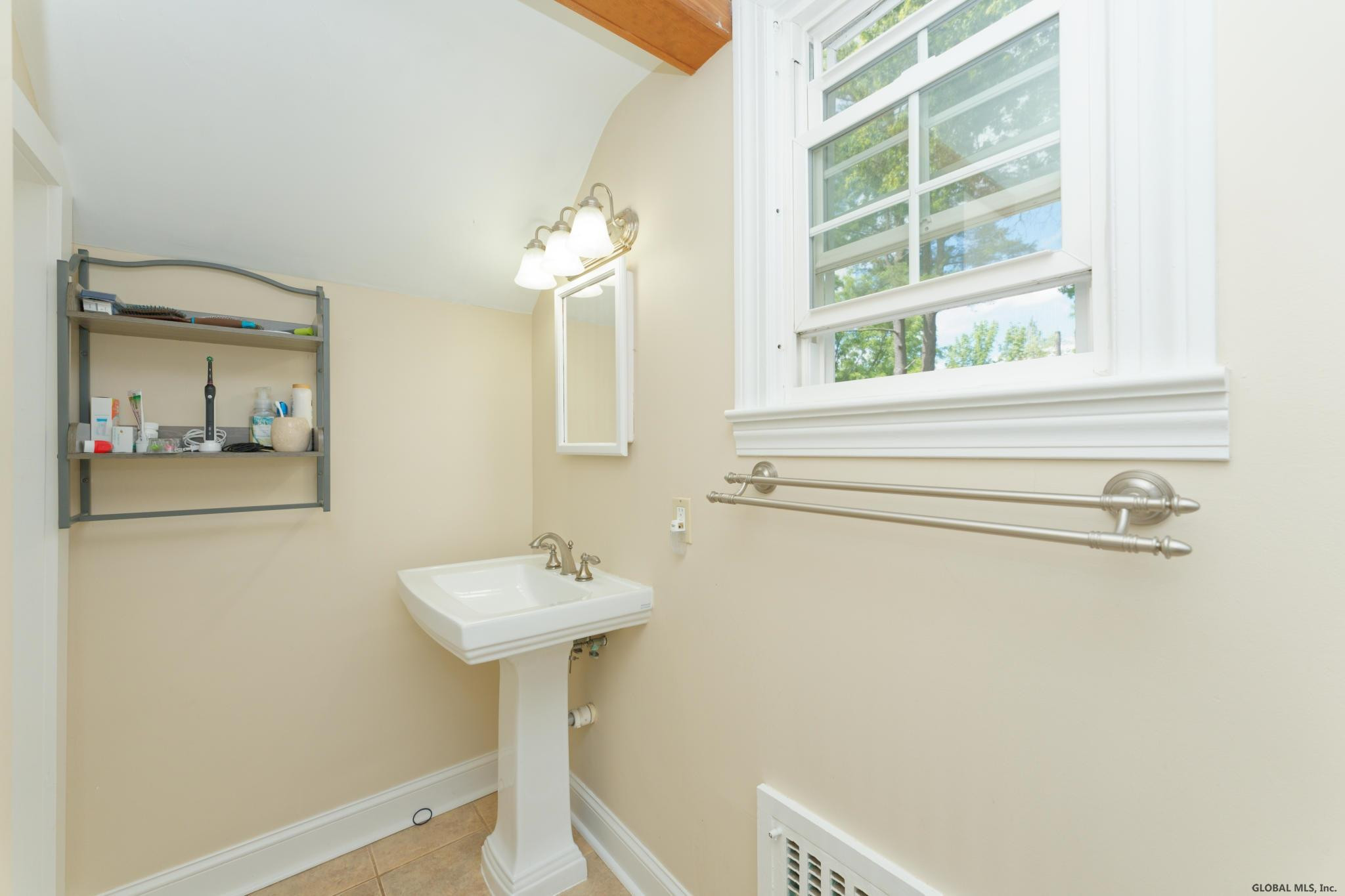 76 Salisbury Road Bethlehem, NY 12054 - Photo 20 of 28 Photo 23