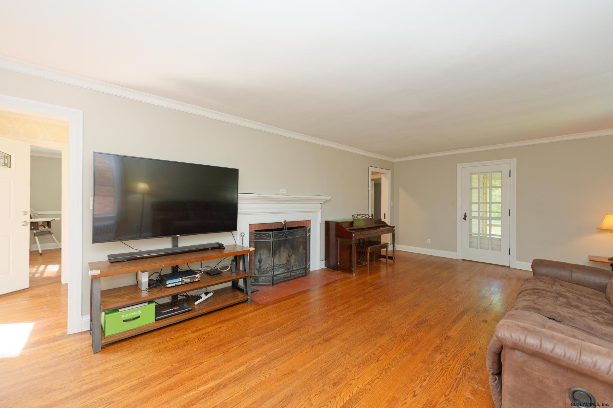 76 Salisbury Road Bethlehem, NY 12054 - Photo 4 of 28 Photo 4