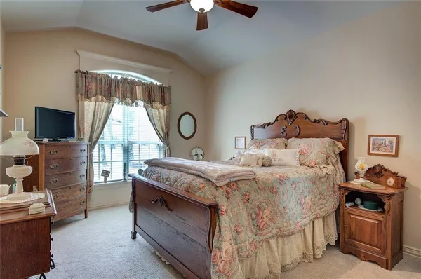 $799,900 | 365 County Road 3512, Dike, TX 75437