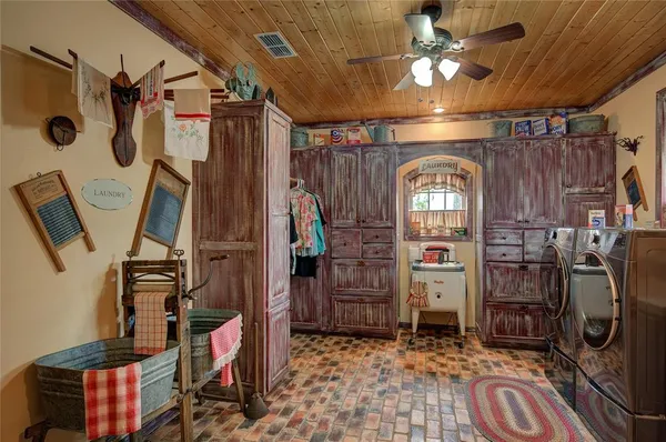 $799,900 | 365 County Road 3512, Dike, TX 75437