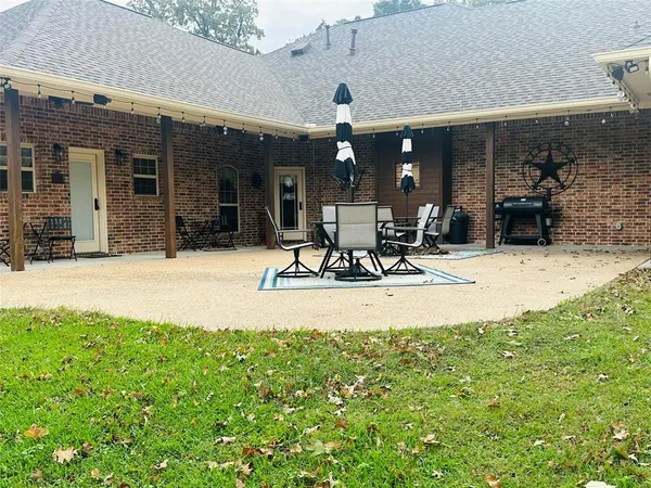 $799,900 | 365 County Road 3512, Dike, TX 75437