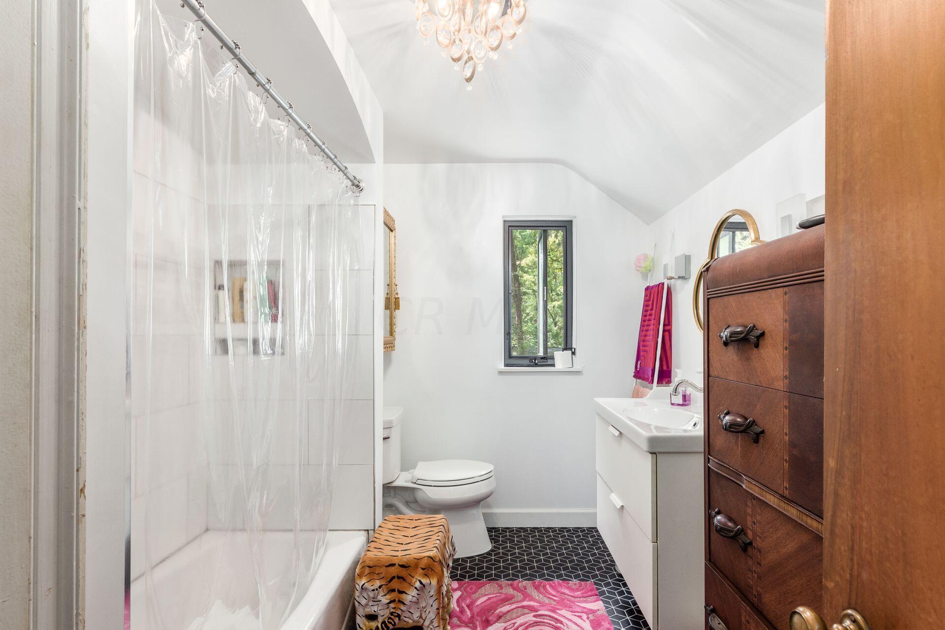 1185 Kingslea Road Columbus, OH 43209 - Photo 22 of 37