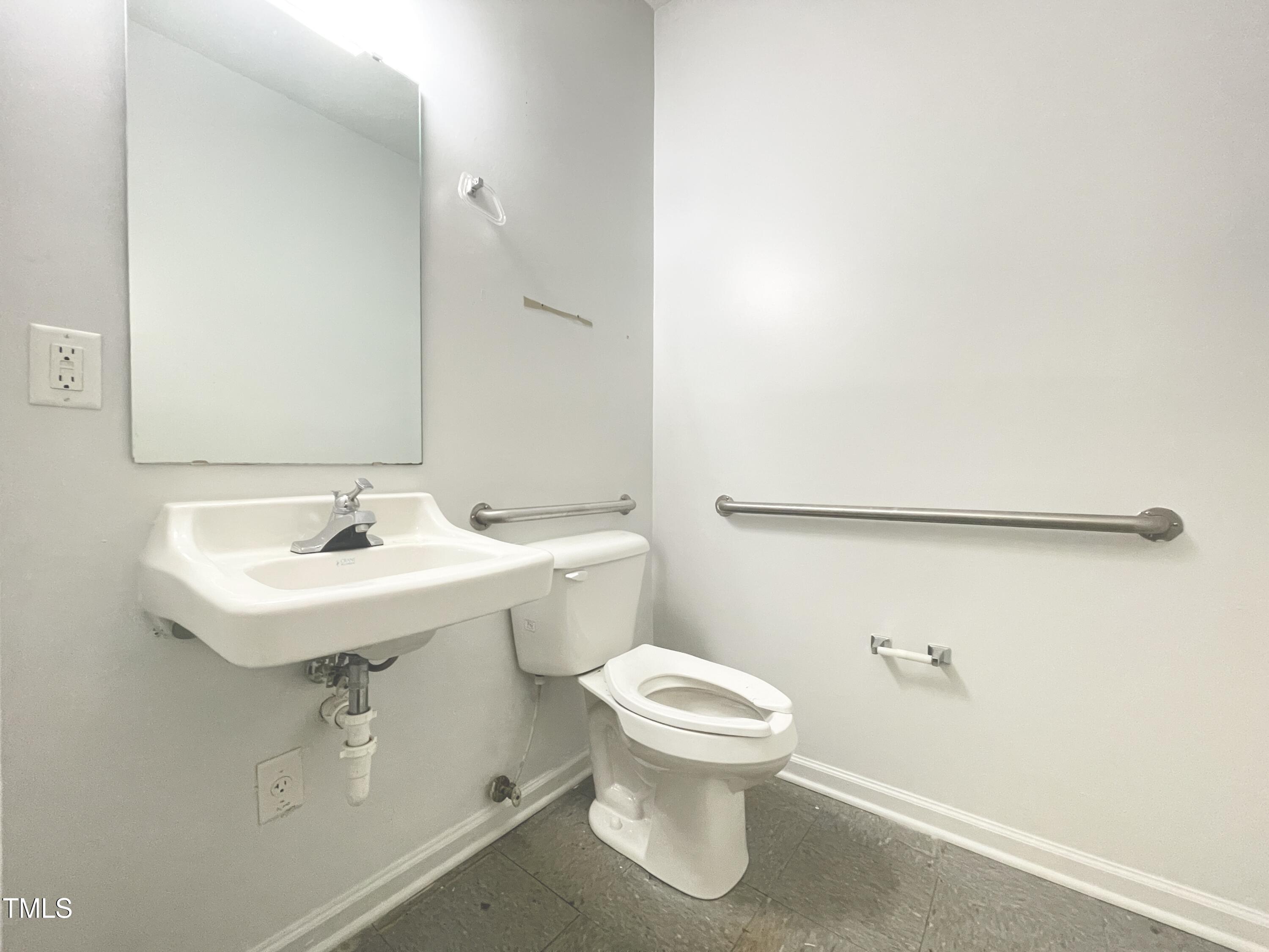 3765 Junction Boulevard Raleigh, NC 27603 - Photo 7 of 8 IMG_2411