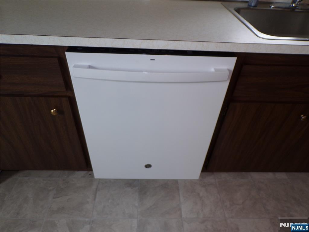 22 John Street, Unit 2 East Rutherford, NJ 07073 - Photo 5 of 12 Gallery Image 5