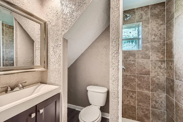 $249,900 | 911 Sims Avenue, St. Paul, MN 55106