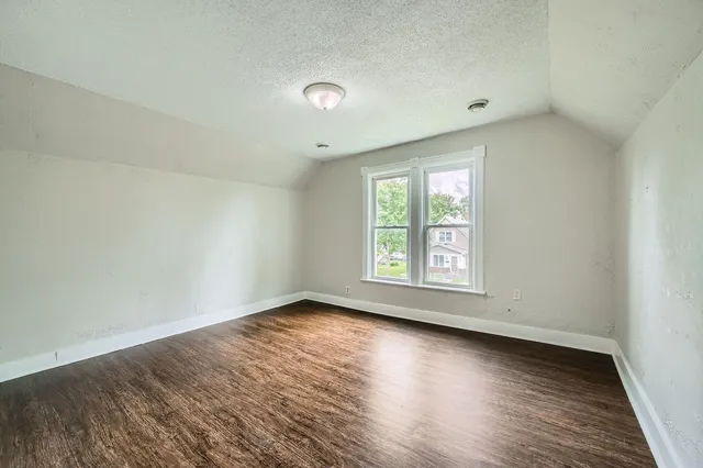 $249,900 | 911 Sims Avenue, St. Paul, MN 55106