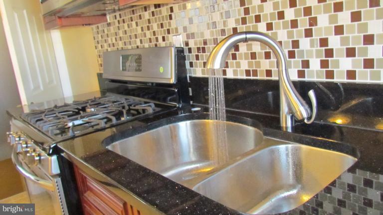 441 Grovethorn Road Middle River, MD 21220 - Photo 2 of 27 Kitchen