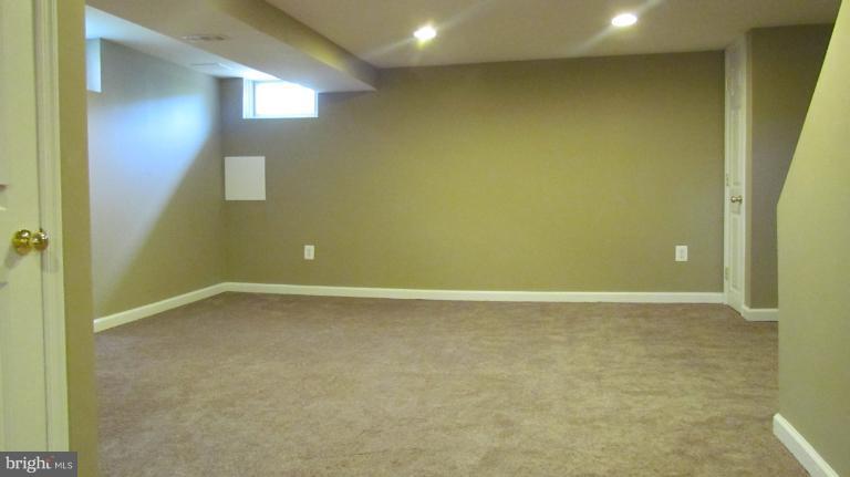 441 Grovethorn Road Middle River, MD 21220 - Photo 22 of 27 Family Room