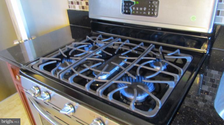 441 Grovethorn Road Middle River, MD 21220 - Photo 23 of 27 Kitchen