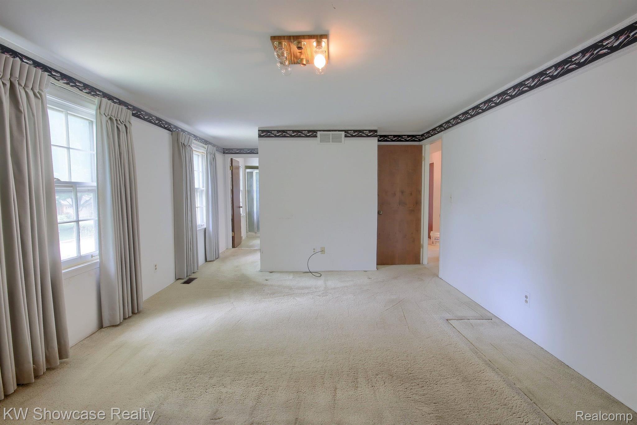 35127 Old Timber Road Farmington, MI 48331 - Photo 18 of 29 Gallery Image 18