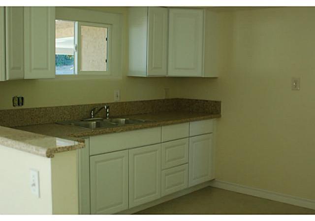 223 South Stage Coach Lane Fallbrook, CA 92028 - Photo 4 of 8