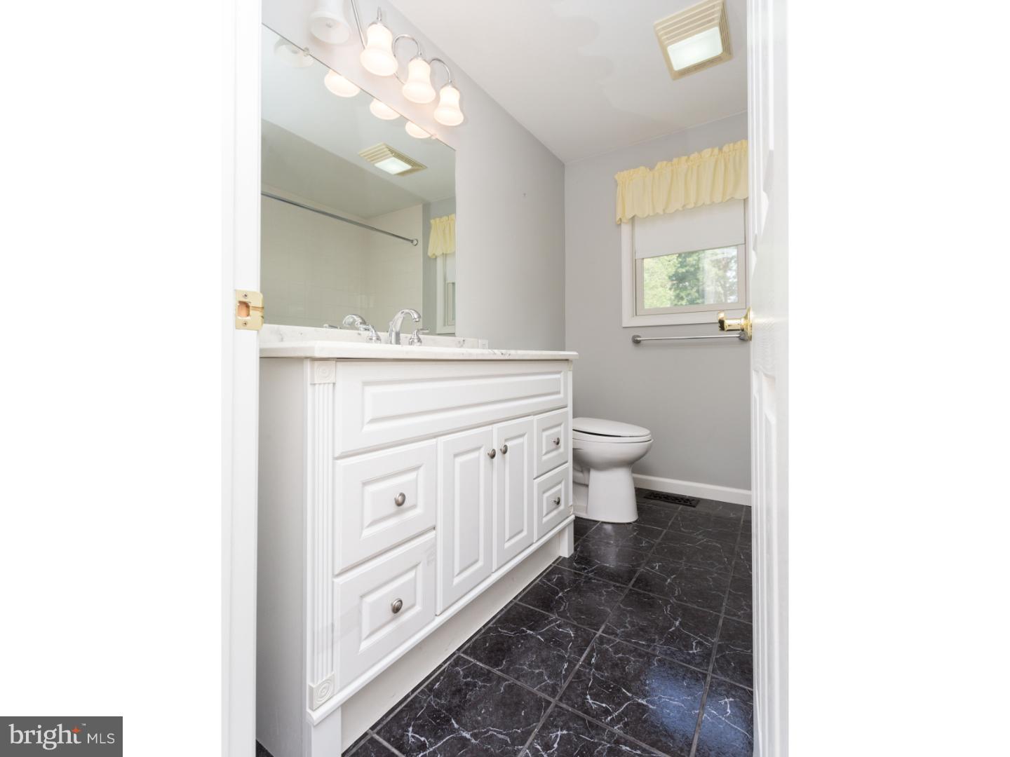 111 Pelham Road Delran, NJ 08075 - Photo 12 of 25