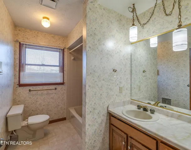 $490,000 | 228 McCarter Lane, Cumberland Gap, TN 37724