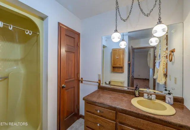 $490,000 | 228 McCarter Lane, Cumberland Gap, TN 37724